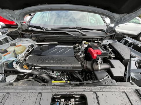 Used 2025 Nissan Rogue SV FWD image 34