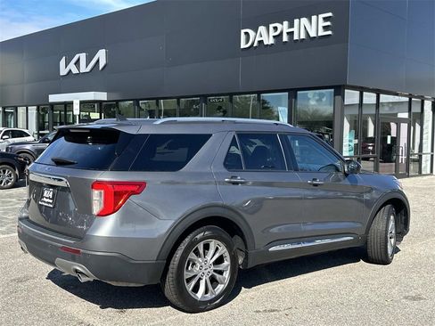 Used 2023 Ford Explorer Limited image 5