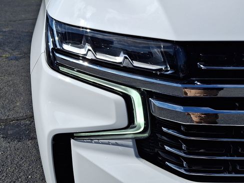 Certified 2023 Chevrolet Tahoe LT w/ Luxury Package AWD/4WD image 9