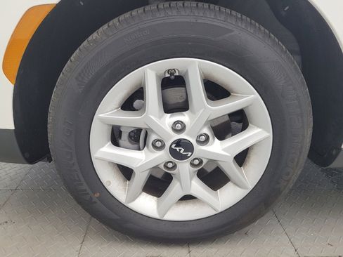 Used 2025 Kia Soul LX FWD image 31