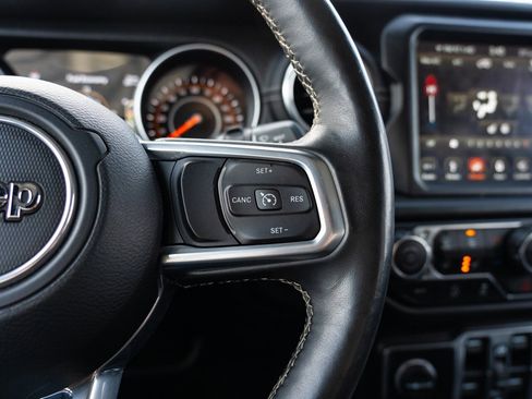 Used 2019 Jeep Wrangler Unlimited Sahara w/ Uconnect 4C Nav & Sound Group image 26