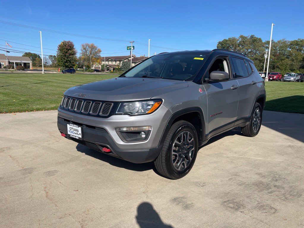 Used 2019 Jeep Compass Trailhawk AWD/4WD image 2