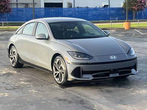 Used 2025 Hyundai Ioniq 6 SEL RWD image 3