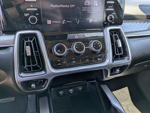 Certified 2021 Kia Sorento LX FWD image 26