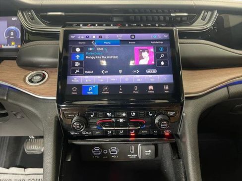 Certified 2022 Jeep Grand Cherokee L Summit w/ Advanced Protech Group IV image 14