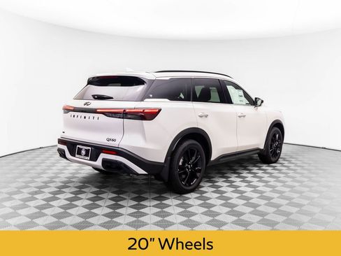 Certified 2025 INFINITI QX60 Luxe w/ Black Edition image 4