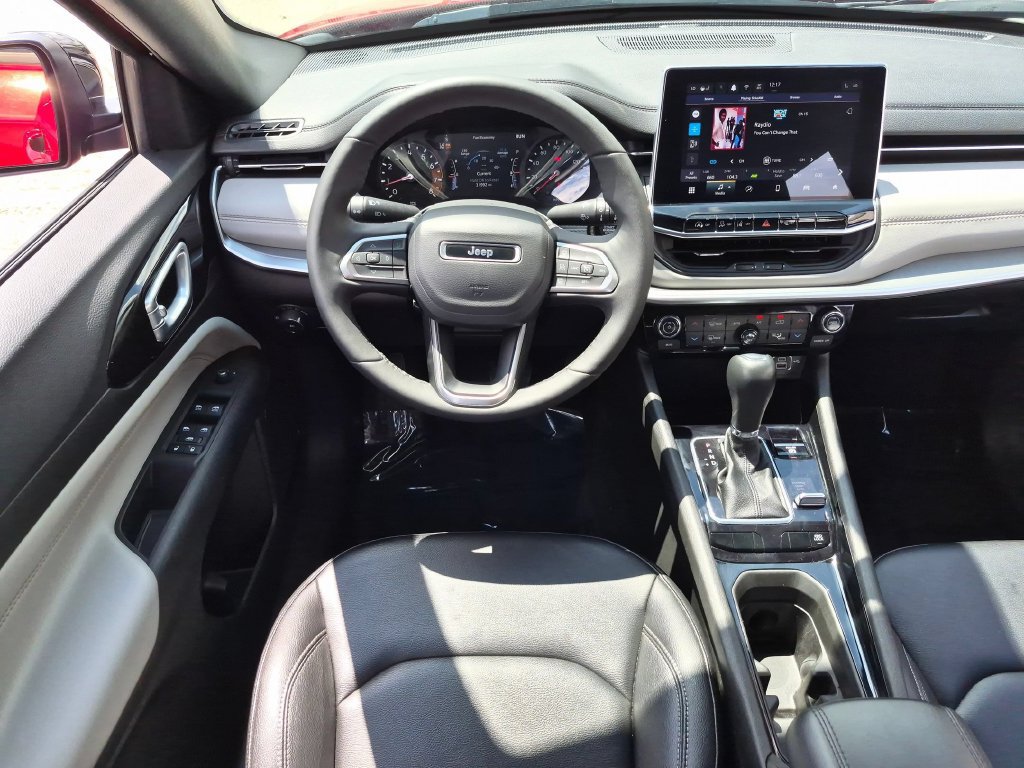Used 2025 Jeep Compass Limited AWD/4WD image 24