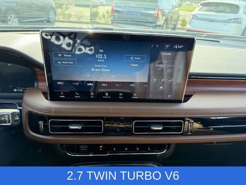 Certified 2023 Lincoln Nautilus Reserve w/ Luxury Package AWD/4WD image 25