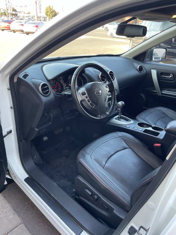 Used 2013 Nissan Rogue SL AWD/4WD image 12