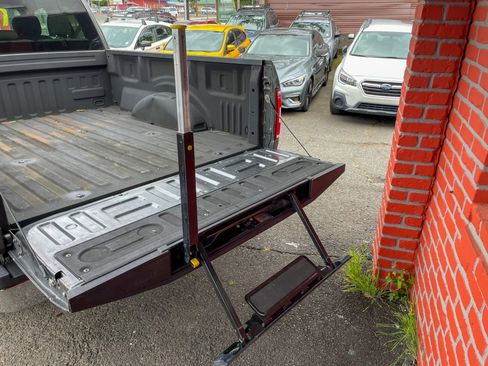 Used 2018 Ford F150 XLT AWD/4WD image 33