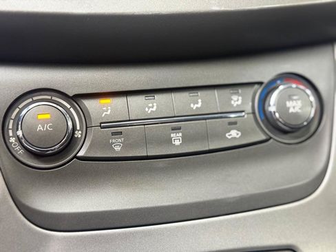 Used 2014 Nissan Sentra S FWD image 19
