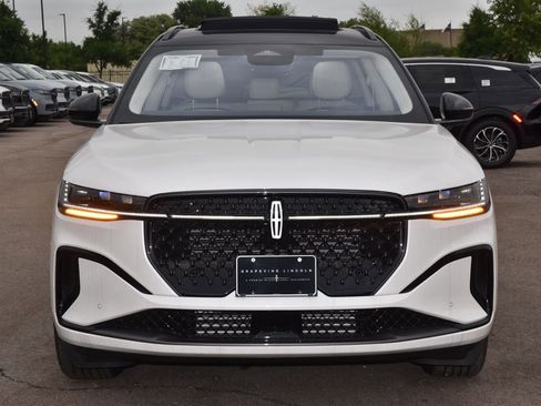 New 2026 Lincoln Nautilus Black Label w/ Jet Appearance Package AWD/4WD image 31