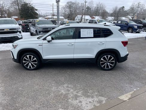 Used 2024 Volkswagen Taos SE image 46