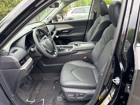 Used 2026 Toyota Grand Highlander AWD image 14