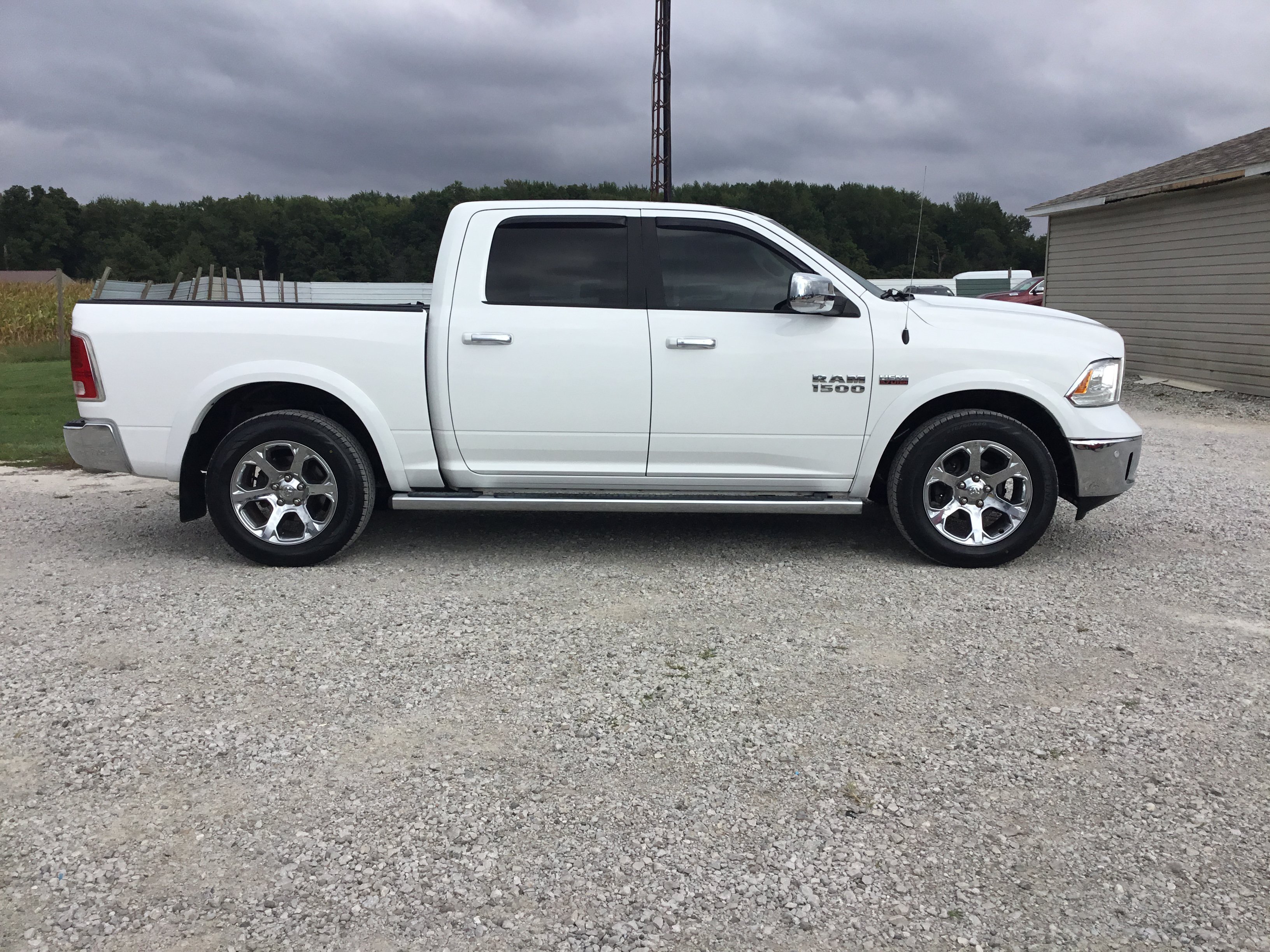 Used 2017 RAM 1500 Laramie w/ Convenience Group AWD/4WD image 2