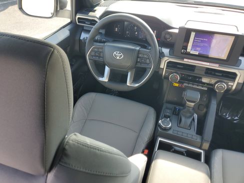 Used 2025 Toyota Tacoma SR5 image 15