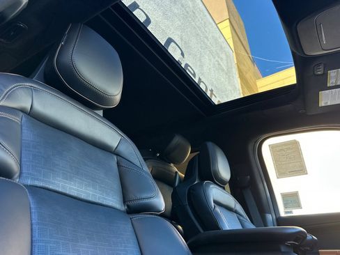 New 2025 Lincoln Navigator Black Label image 18