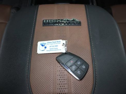 Used 2024 Chevrolet Silverado 2500 High Country w/ Technology Package AWD/4WD image 34
