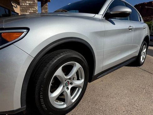 Used 2018 Alfa Romeo Stelvio AWD image 22