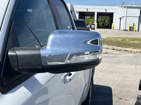 Used 2020 RAM 1500 Laramie AWD/4WD image 11