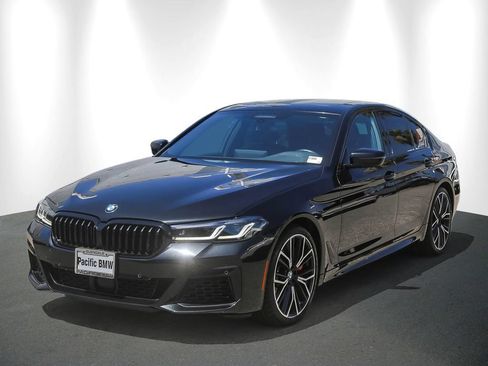 Used 2023 BMW 540i w/ M Sport Package RWD image 3