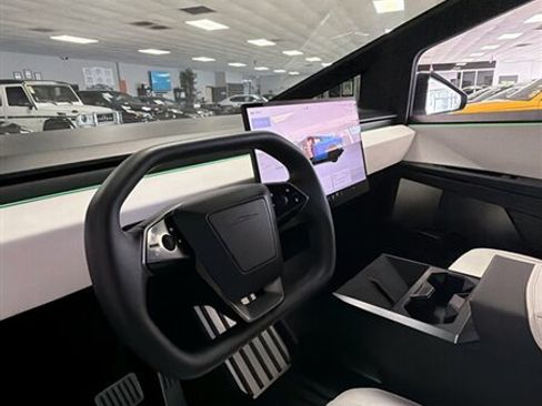Used 2024 Tesla Cybertruck AWD Crew Cab image 22