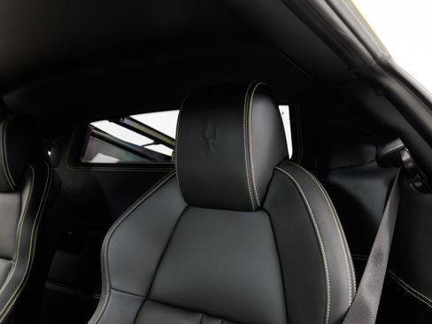 Used 2011 Ferrari 458 Italia Coupe RWD image 17