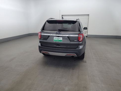 Used 2017 Ford Explorer XLT AWD/4WD image 7