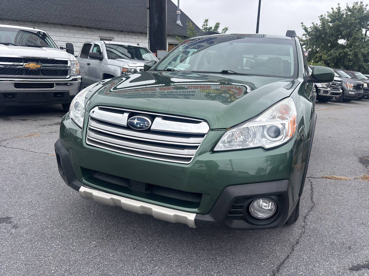 Used 2014 Subaru Outback 2.5i Limited w/ Moonroof Package AWD/4WD image 2