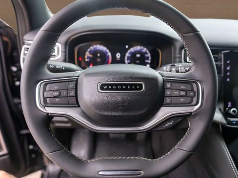 Used 2023 Jeep Wagoneer Series II image 12