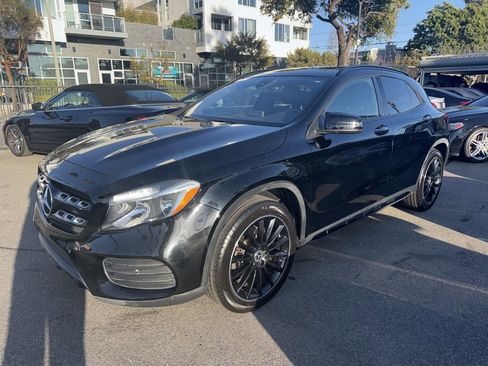 Used 2018 Mercedes-Benz GLA 250 w/ AMG Line Exterior image 1