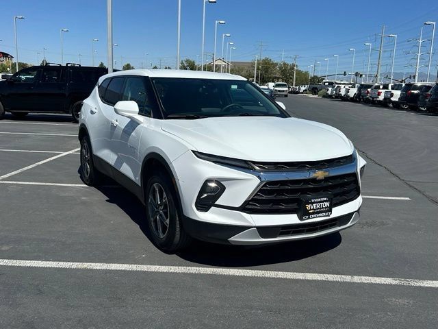 Certified 2025 Chevrolet Blazer LT AWD/4WD image 10