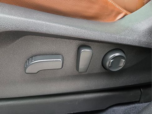 Used 2021 Subaru Ascent Touring w/ Popular Package #2A image 16