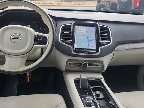 Used 2023 Volvo XC90 B6 Plus w/ Protection Package Premier image 9