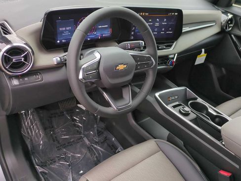 Used 2026 Chevrolet Equinox LT w/ Convenience Package II FWD image 12
