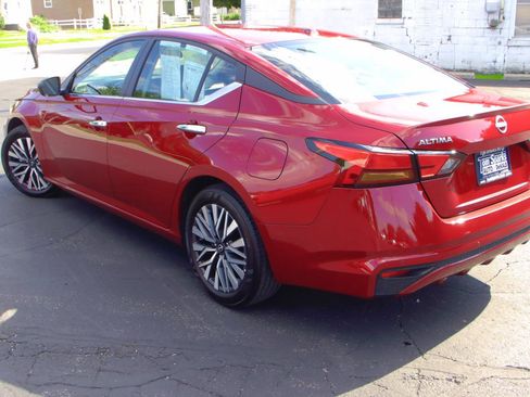 Used 2024 Nissan Altima 2.5 SV FWD image 4