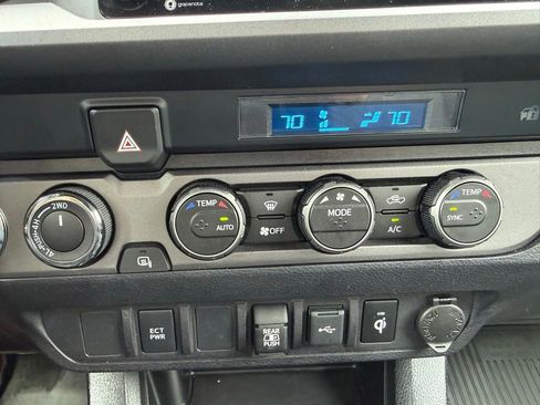Used 2021 Toyota Tacoma TRD Off-Road AWD/4WD image 21