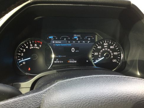 Used 2018 Ford F150 Platinum w/ Equipment Group 701A Luxury image 19