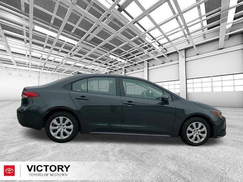 Certified 2025 Toyota Corolla LE image 2