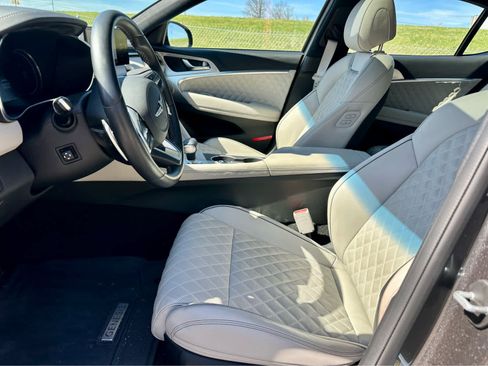 Used 2022 Genesis G70 3.3T w/ Sport Prestige Package image 12