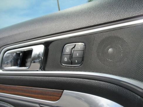 Used 2019 Ford Explorer Limited w/ Class III Trailer Tow Package image 27