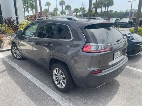 Used 2021 Jeep Cherokee Latitude Lux w/ Comfort/Convenience Group FWD image 2