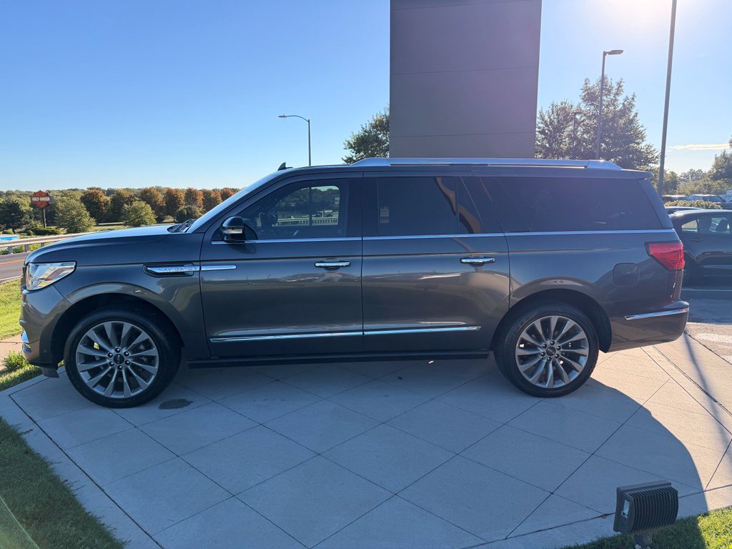Used 2018 Lincoln Navigator L Select w/ Technology Package AWD/4WD image 5