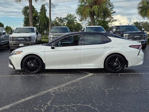 Used 2023 Toyota Camry XSE FWD image 9