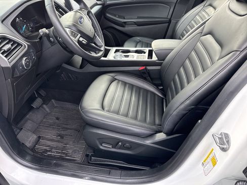 Used 2022 Ford Edge SEL w/ Convenience Package image 18