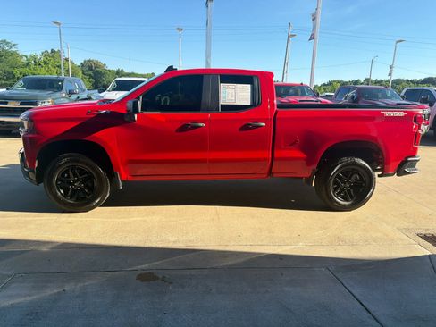 Used 2020 Chevrolet Silverado 1500 Custom Trail Boss w/ Custom Convenience Package AWD/4WD image 2