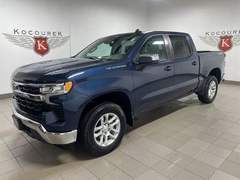Used 2022 Chevrolet Silverado 1500 LT AWD/4WD image 3