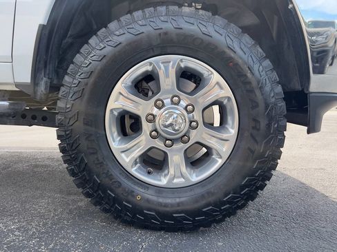 Used 2024 RAM 2500 Big Horn AWD/4WD image 12