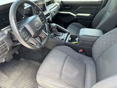 Used 2025 Toyota Tacoma SR AWD/4WD image 8