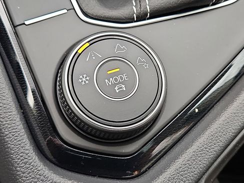 New 2026 Volkswagen Taos SE AWD/4WD image 13
